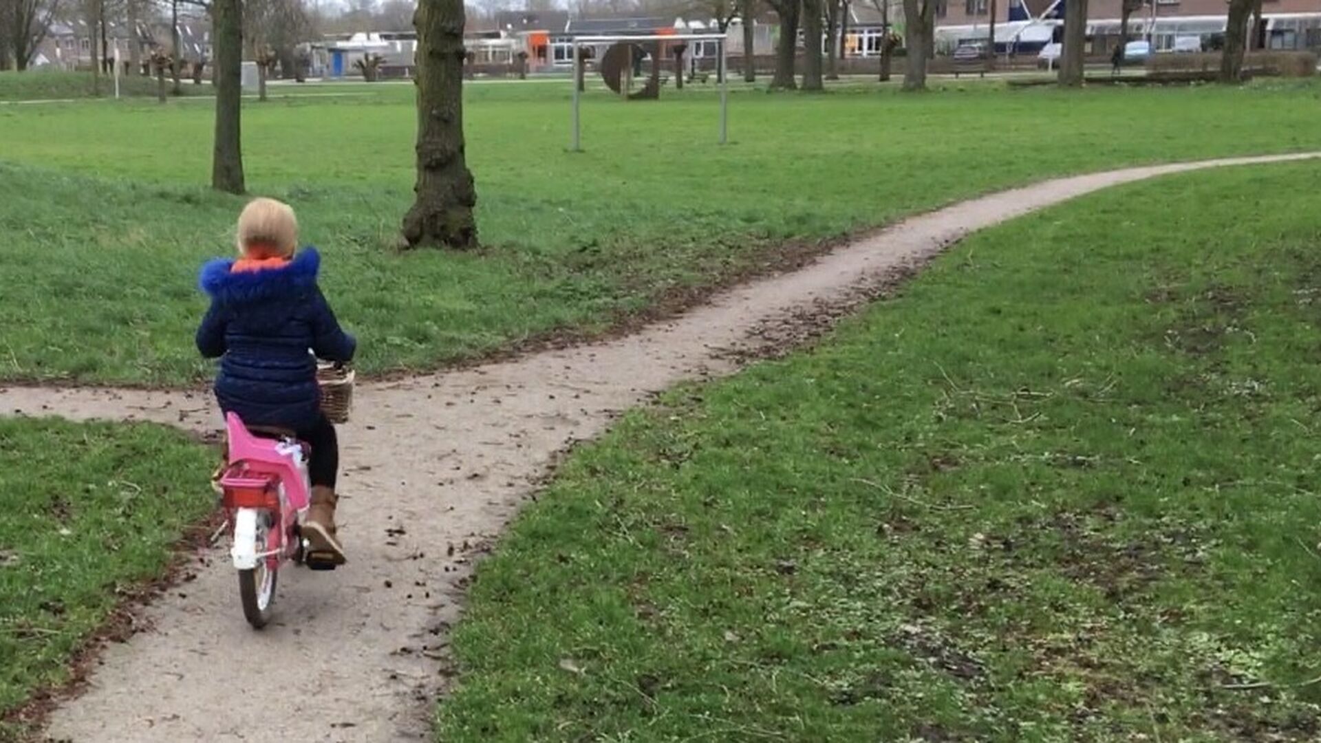 Paaltje fietsen